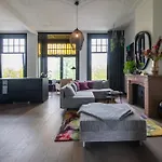 Couette-café Museum Square View 4*