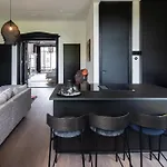 Couette-café Museum Square View 4*