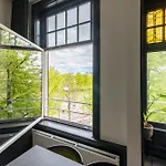 Museum Square View 4*