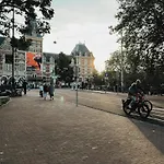 Couette-café Museum Square View 4*