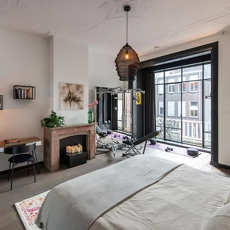 Museum Square View 4*