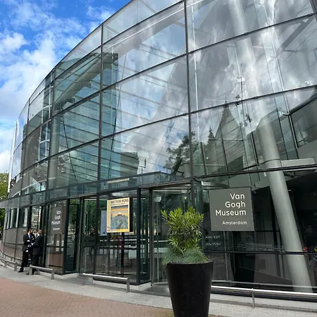 Museum Square View 4*