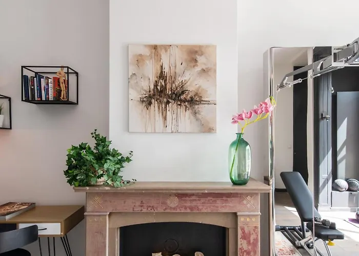 Museum Square View 4*