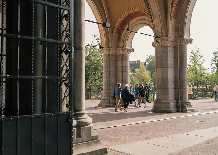 Museum Square View 4*