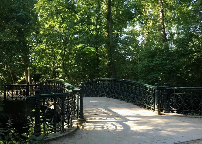 Museum Square View 4*