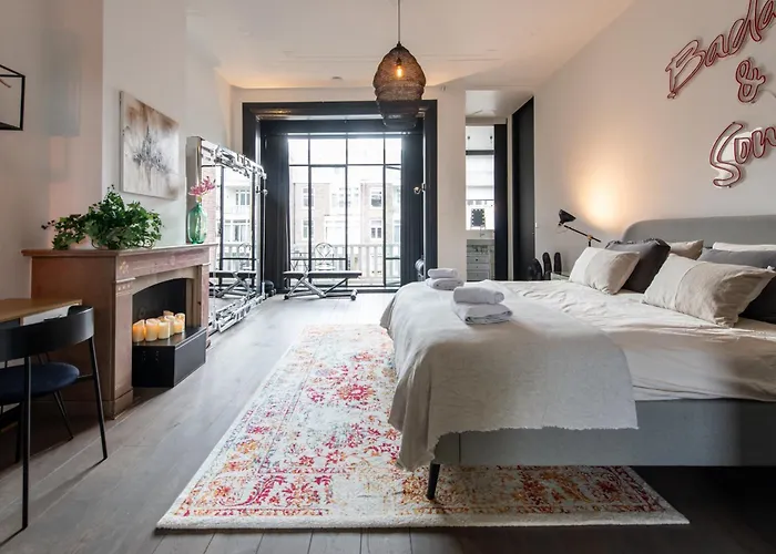 ベッド・アンド・ブレックファスト Museum Square View 4*